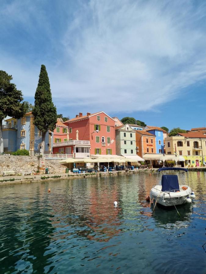 Narcis Central Apartment With Sea & City Views Veli Losinj Exterior photo