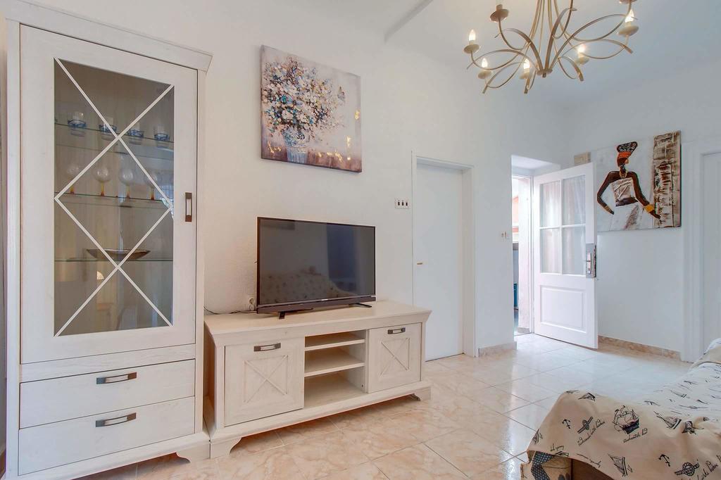 Narcis Central Apartment With Sea & City Views Veli Losinj Exterior photo
