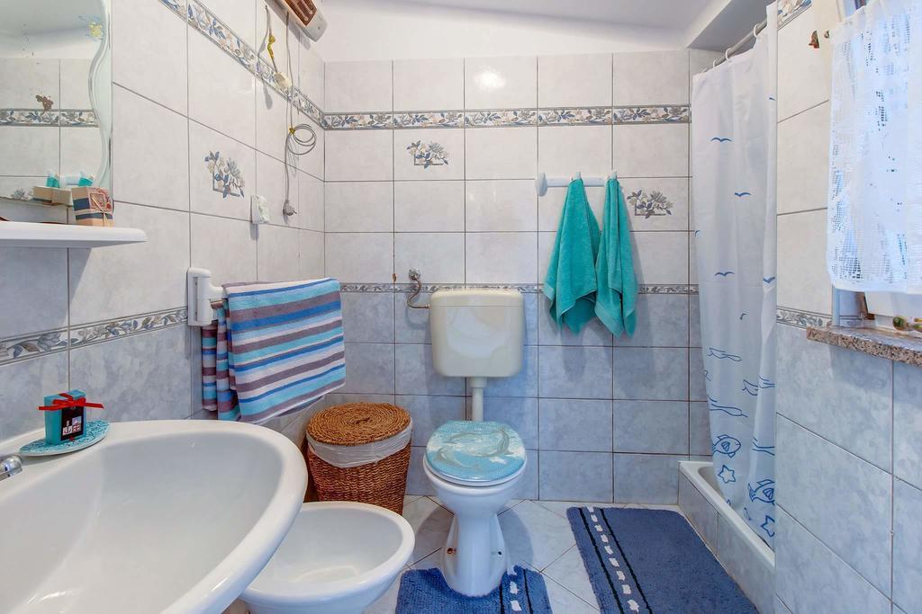 Narcis Central Apartment With Sea & City Views Veli Losinj Exterior photo