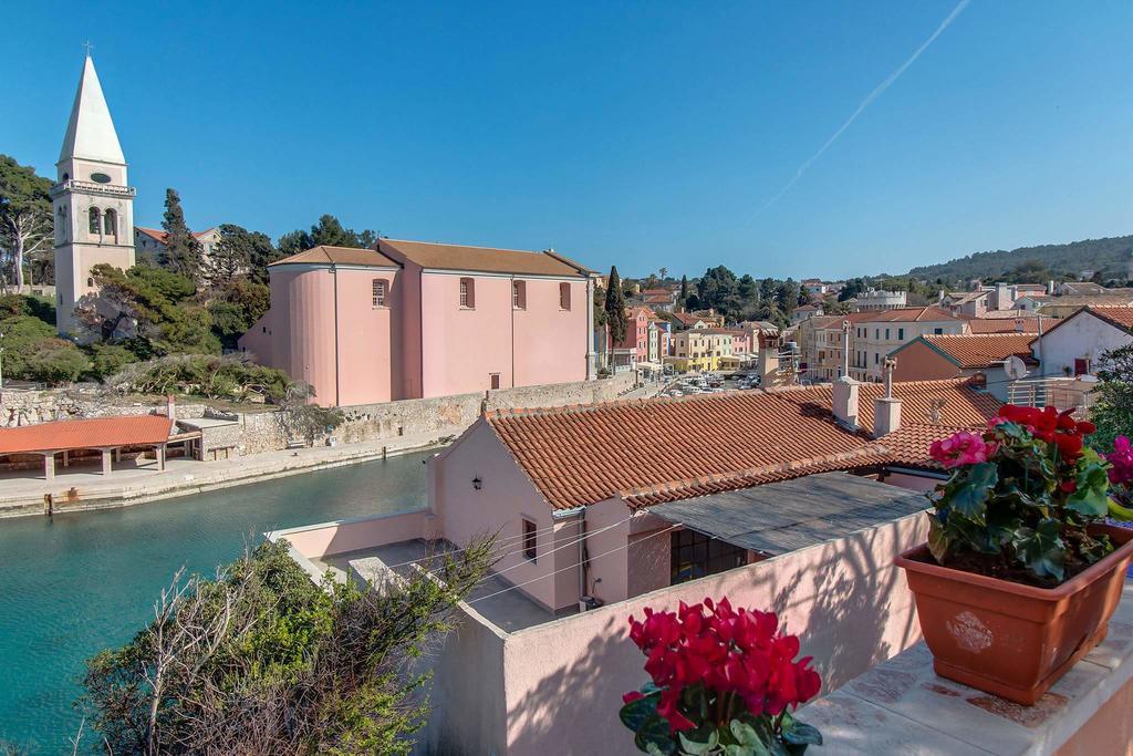 Narcis Central Apartment With Sea & City Views Veli Losinj Exterior photo